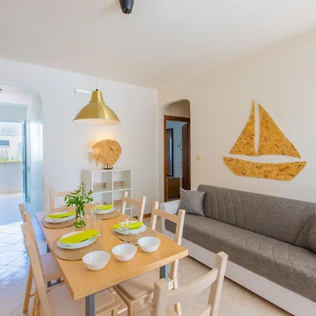 Smeraldo By Interhome
